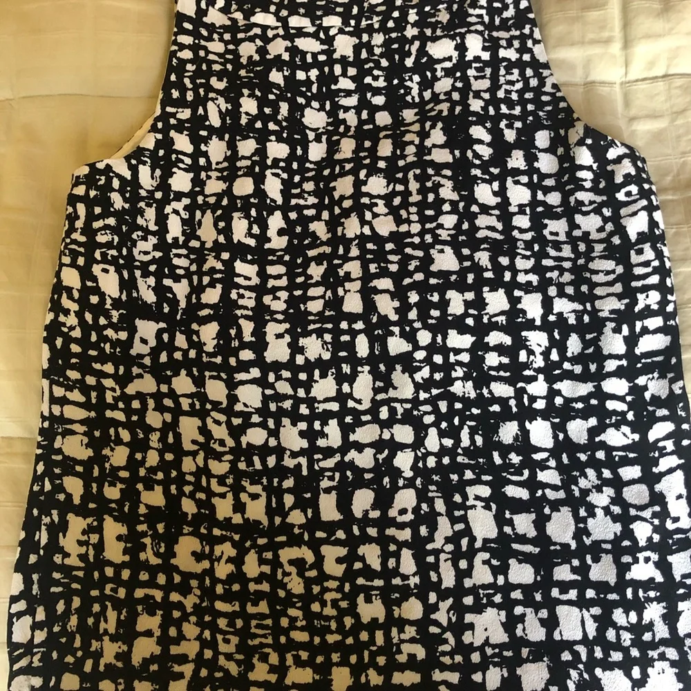 Kate Spade Sleeveless Black & White Design Top M - Picture 8 of 10